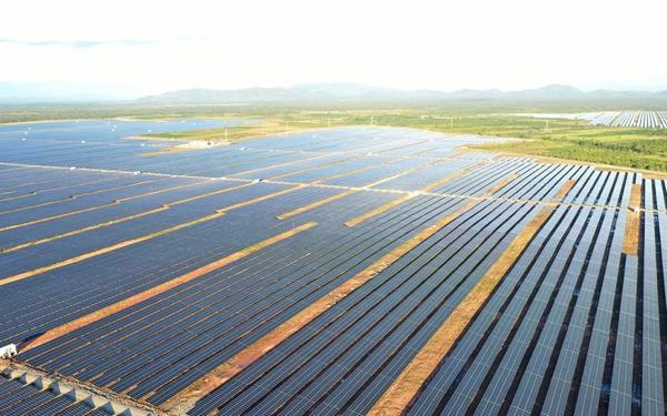 Nhà máy điện mặt trời lớn nhất Đông Nam Á đi vào hoạt động
